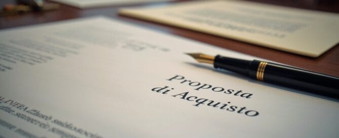 Firma di un contratto immobiliare che protegge la caparra, in uno studio notarile, a simboleggiare la clausola sospensiva mutuo.